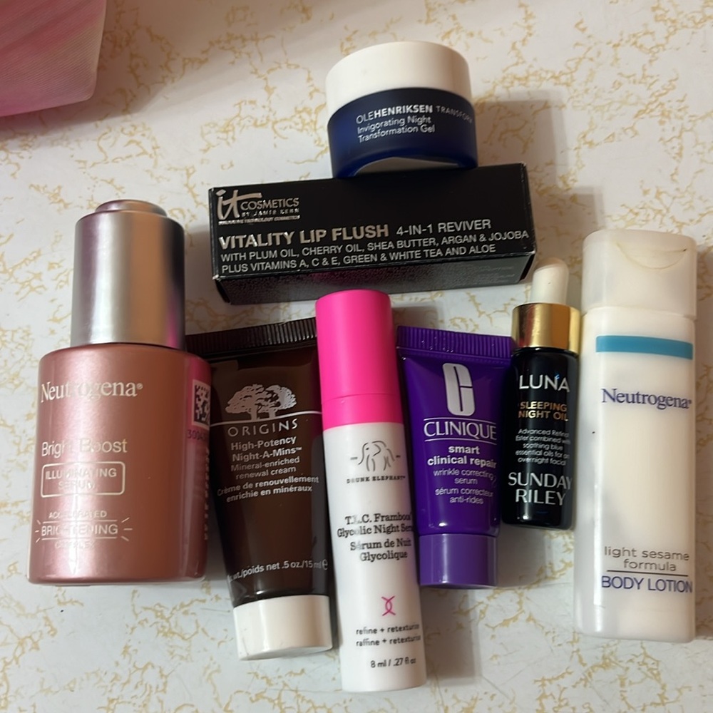 NEW - Clinique, Kate Somerville, it cosmetics, Neutrogena, Origins & more - Picture 3 of 3